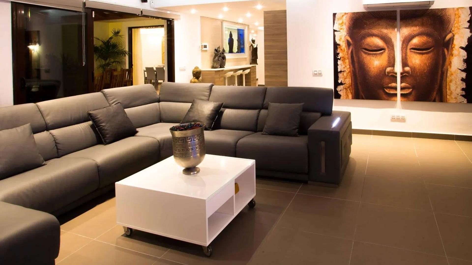 Villa Buddha Playa Blanca  Španělsko